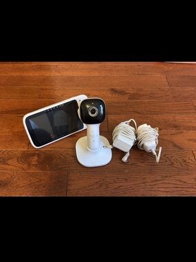 White Nursery Video Monitor with Camera